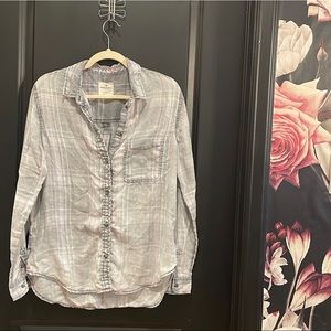 American Eagle Outfitters Boyfriend Fit Button Down